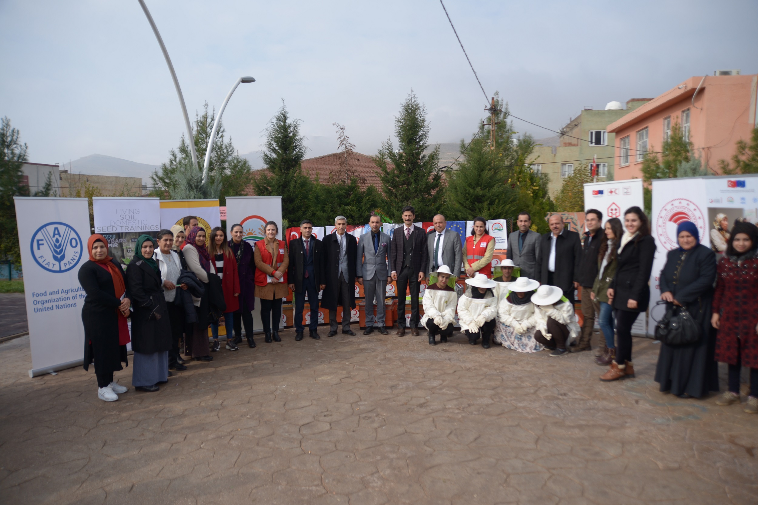 <p><strong><span style="font-size:11.0pt"><span style="font-family:"Aptos Display",sans-serif">ARI VARSA HAYAT VAR</span></span></strong></p>
